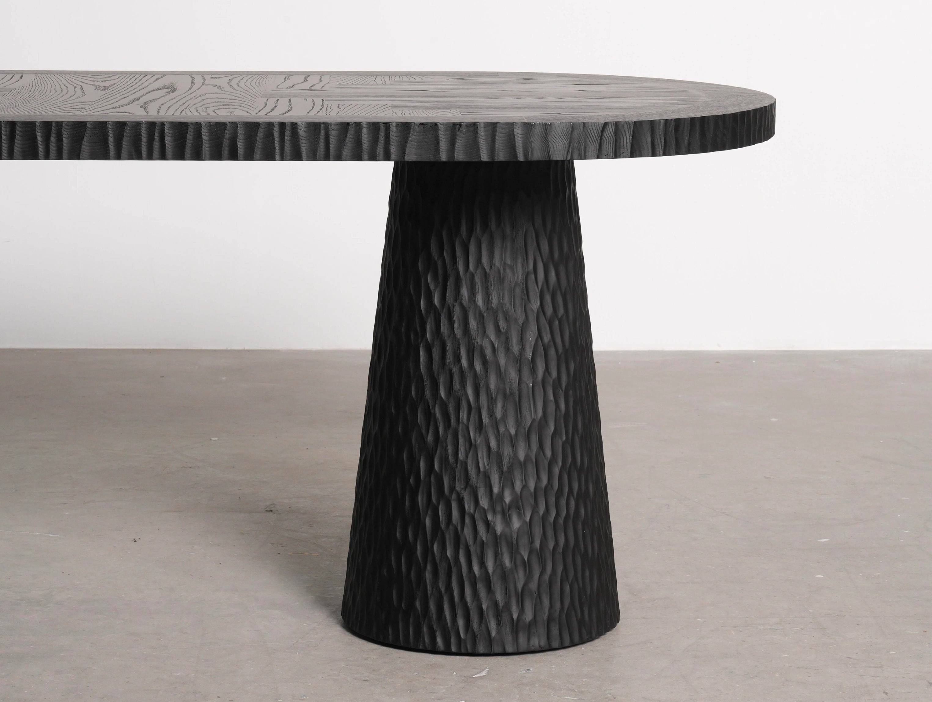 Moron Dining Table