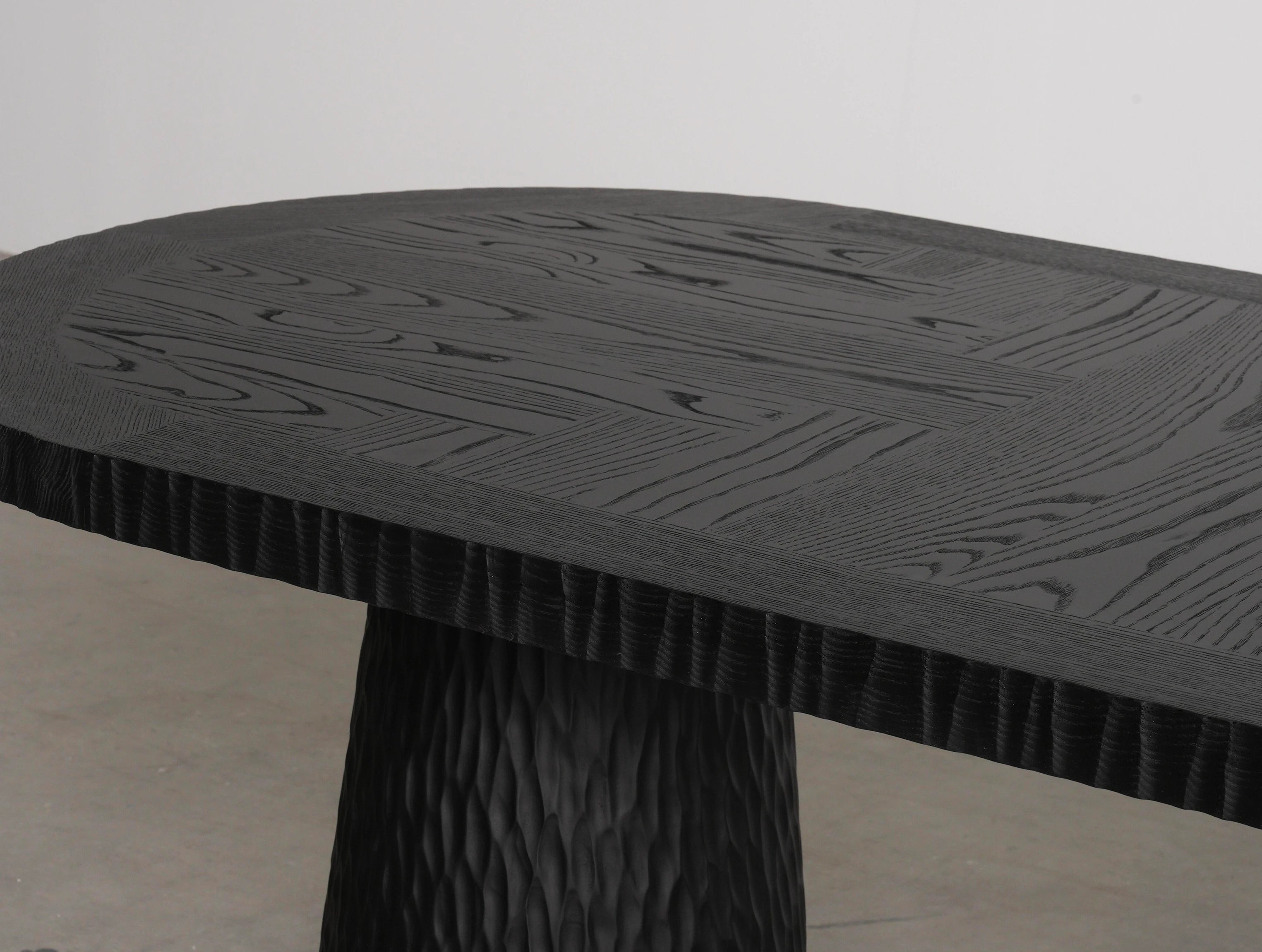 Moron Dining Table