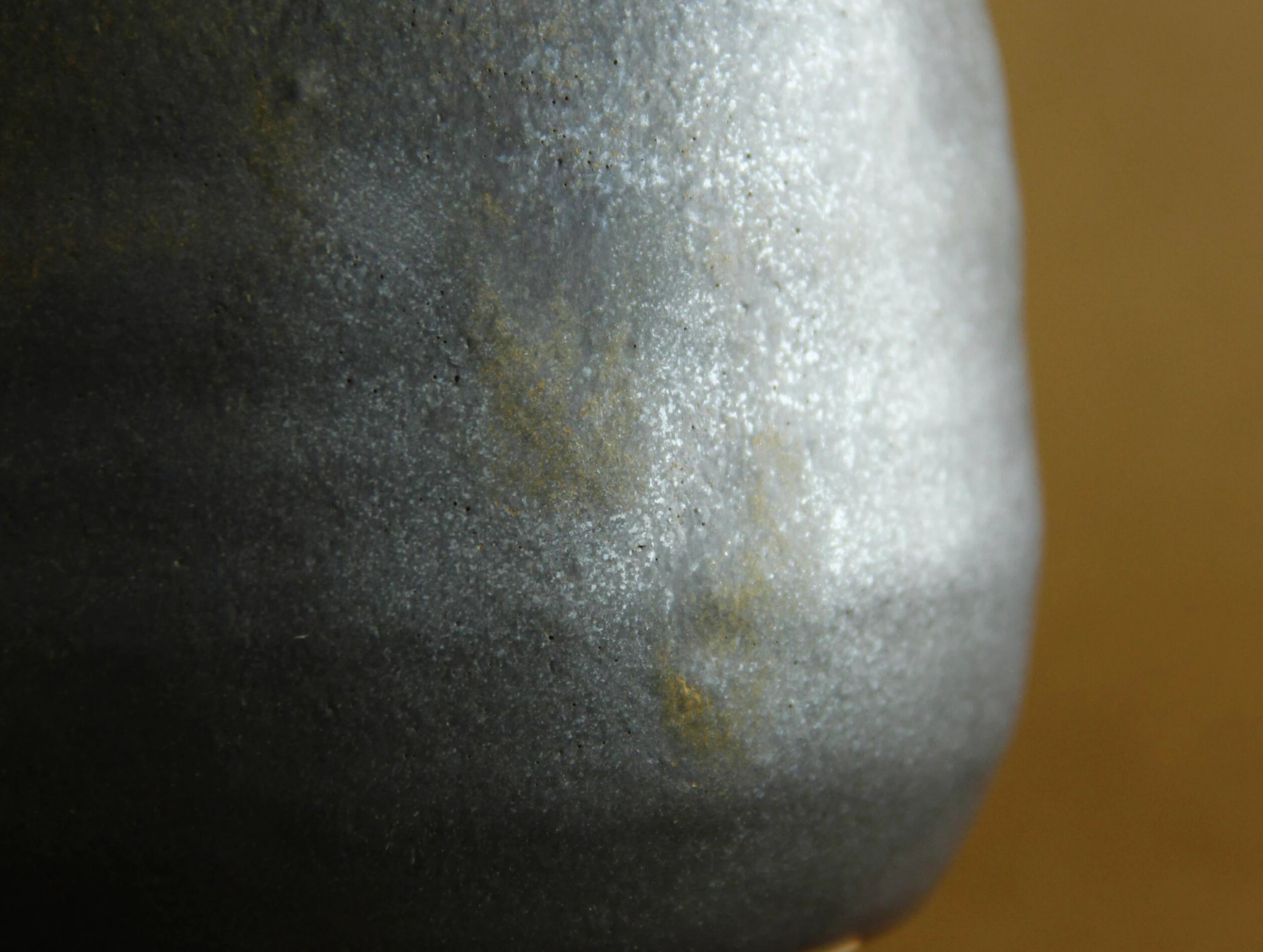 Black-glaze geometric bowl, surface detail