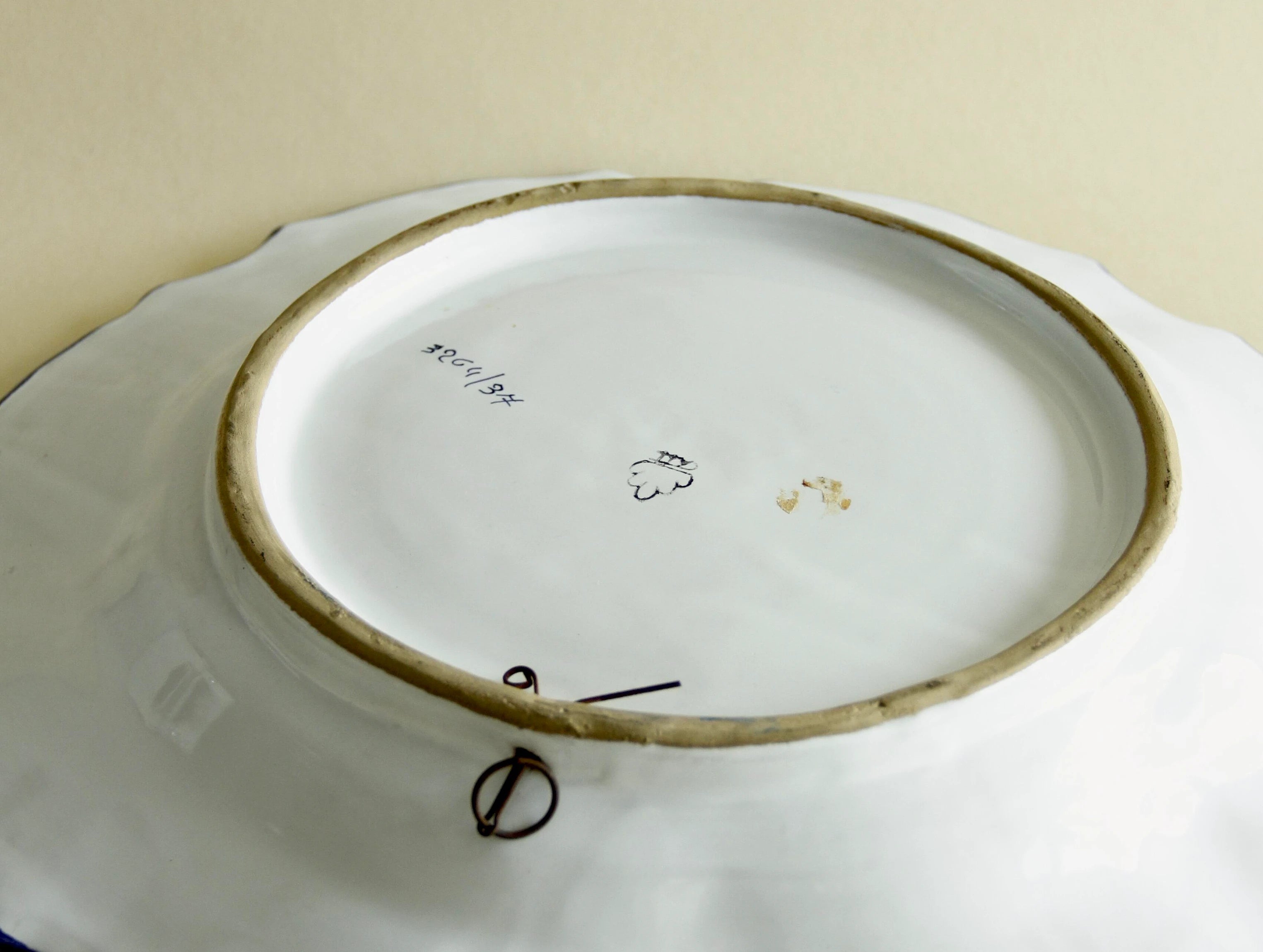 Majolica cobalt floral display plate, scale and form