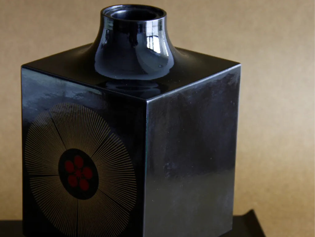 Yamanaka lacquer decorative object, base detail